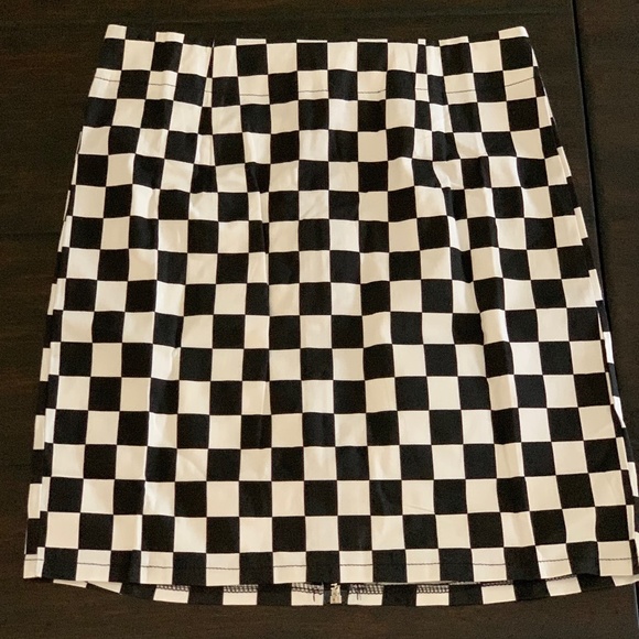 Checkered Skirt NEW (never worn) - Picture 2 of 2